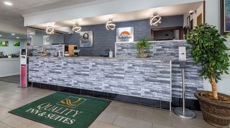 Quality Inn & Suites Lobby