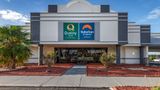 Quality Inn & Suites Exterior