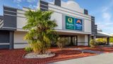 Quality Inn & Suites Exterior