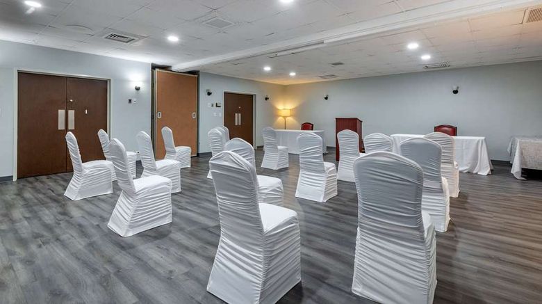 <b>Quality Inn & Suites Meeting</b>. Images powered by <a href="https://iceportal.shijigroup.com/" title="IcePortal" target="_blank">IcePortal</a>.