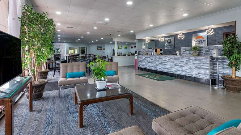 <b>Quality Inn & Suites Lobby</b>. Images powered by <a href="https://iceportal.shijigroup.com/" title="IcePortal" target="_blank">IcePortal</a>.