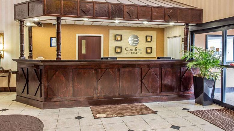 <b>Comfort Inn & Suites Ft Jackson Maingate Lobby</b>. Images powered by <a href="https://iceportal.shijigroup.com/" title="IcePortal" target="_blank">IcePortal</a>.