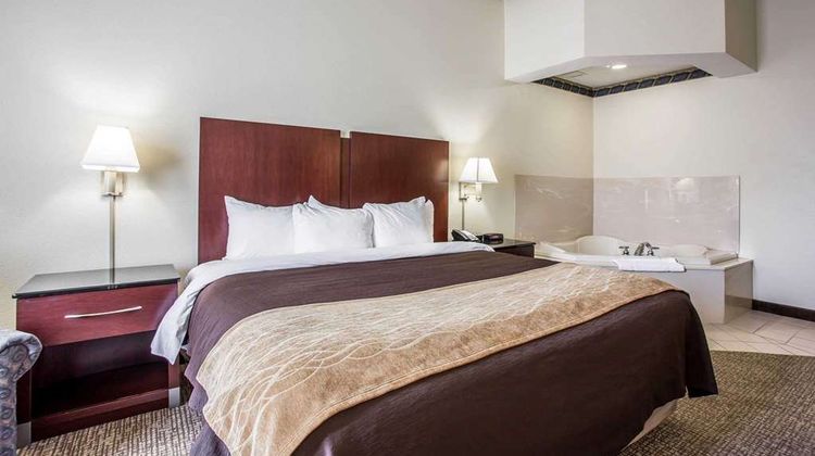 Comfort Inn & Suites Ft Jackson Maingate Suite