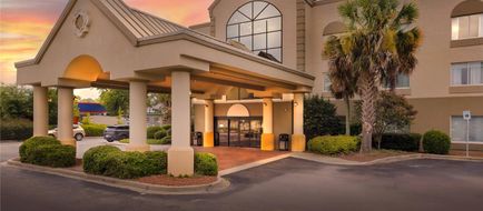 Comfort Inn & Suites Ft Jackson Maingate Exterior