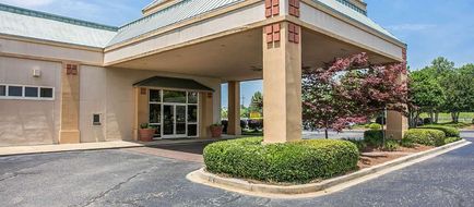 Quality Inn Exterior