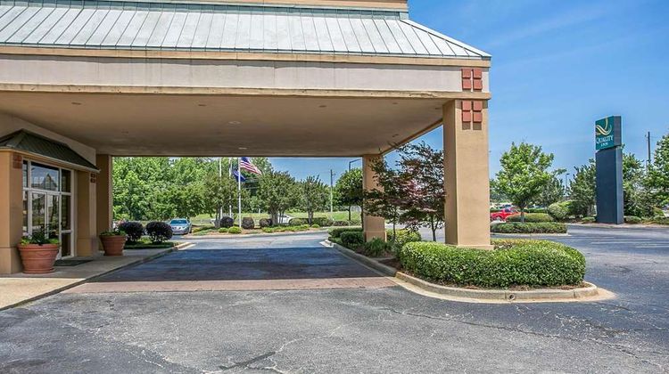 Quality Inn Exterior