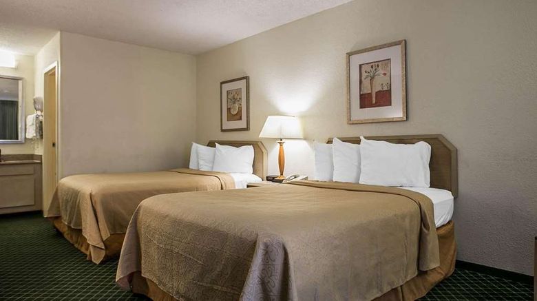 <b>Quality Inn Room</b>. Images powered by <a href="https://iceportal.shijigroup.com/" title="IcePortal" target="_blank">IcePortal</a>.
