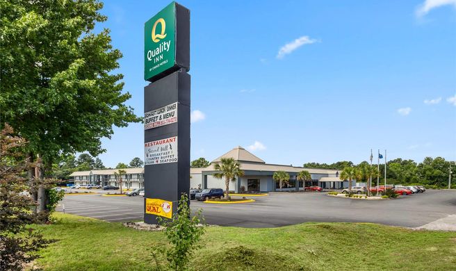 Quality Inn Exterior