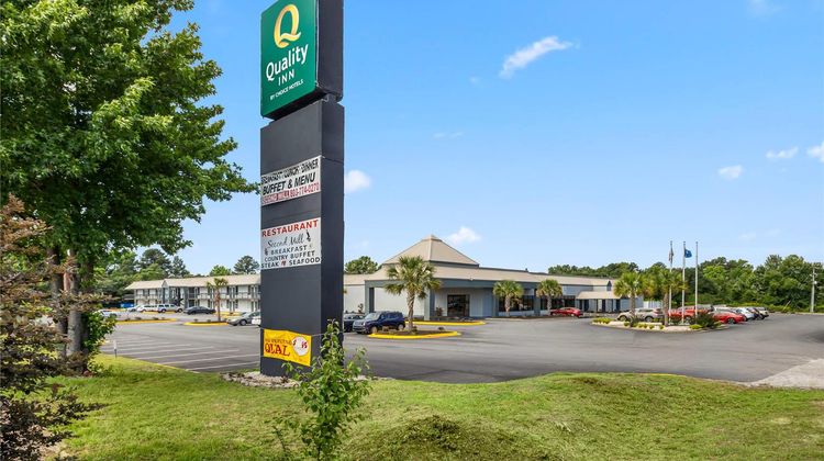Quality Inn Exterior