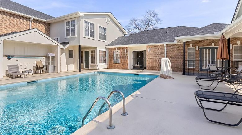 <b>Quality Inn and Suites Lexington Pool</b>. Images powered by <a href="https://iceportal.shijigroup.com/" title="IcePortal" target="_blank">IcePortal</a>.
