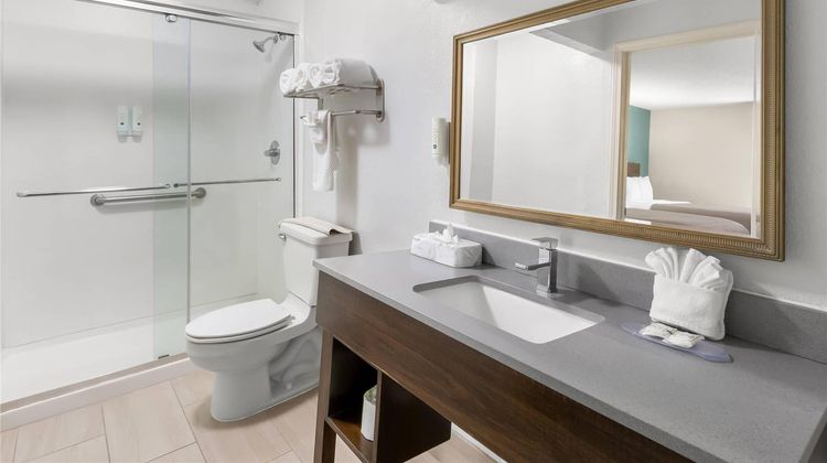 Quality Inn and Suites Lexington Suite
