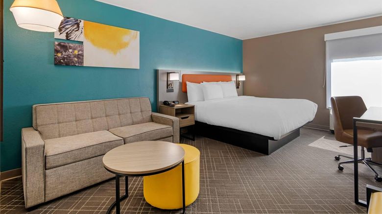 <b>Comfort Inn & Suites Room</b>. Images powered by <a href="https://iceportal.shijigroup.com/" title="IcePortal" target="_blank">IcePortal</a>.