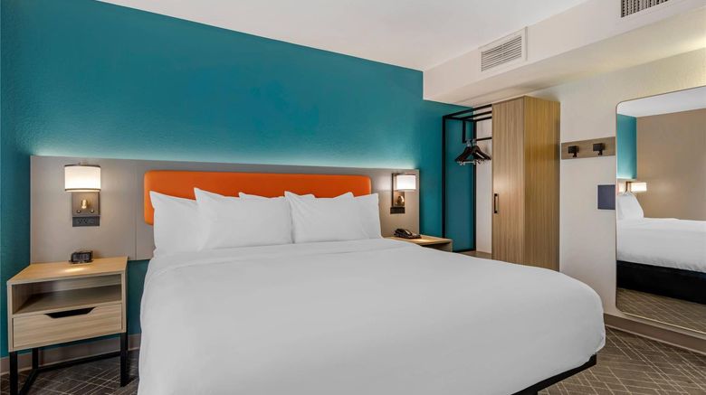 <b>Comfort Inn & Suites Suite</b>. Images powered by <a href="https://iceportal.shijigroup.com/" title="IcePortal" target="_blank">IcePortal</a>.