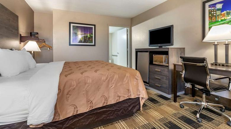 <b>Quality Inn South Room</b>. Images powered by <a href="https://iceportal.shijigroup.com/" title="IcePortal" target="_blank">IcePortal</a>.