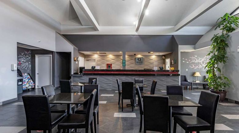 <b>Quality Inn South Lobby</b>. Images powered by <a href="https://iceportal.shijigroup.com/" title="IcePortal" target="_blank">IcePortal</a>.