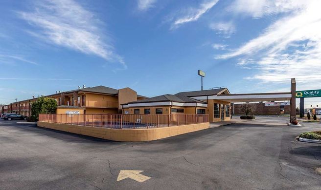 Quality Inn South Exterior