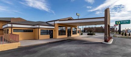 Quality Inn South Exterior