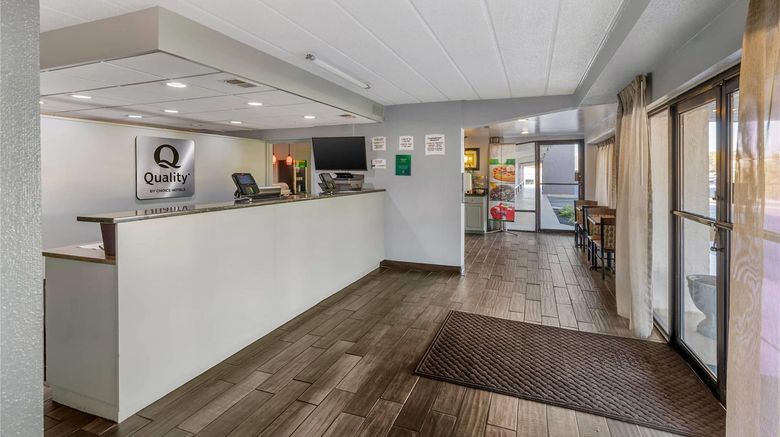 <b>Quality Inn Easley Lobby</b>. Images powered by <a href="https://iceportal.shijigroup.com/" title="IcePortal" target="_blank">IcePortal</a>.