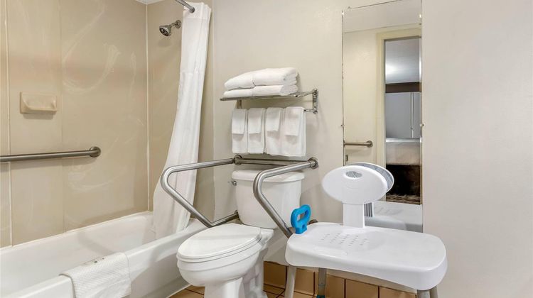 Quality Inn Easley Room