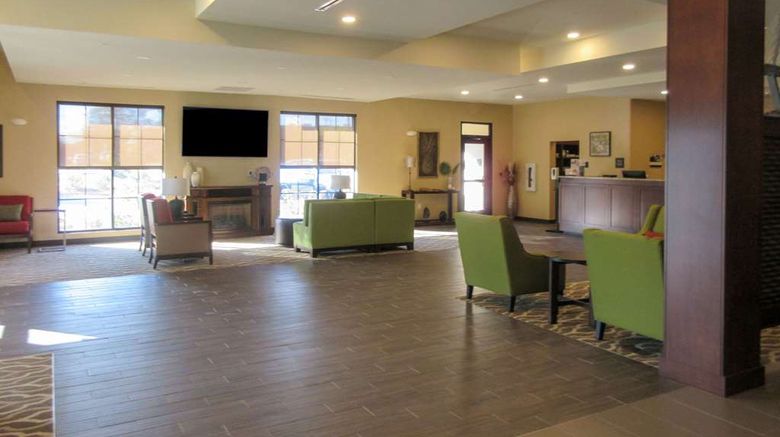<b>Comfort Suites Summerville Lobby</b>. Images powered by <a href="https://iceportal.shijigroup.com/" title="IcePortal" target="_blank">IcePortal</a>.