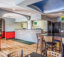 Quality Inn & Suites Aiken Lobby