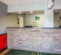 Quality Inn & Suites Aiken Lobby