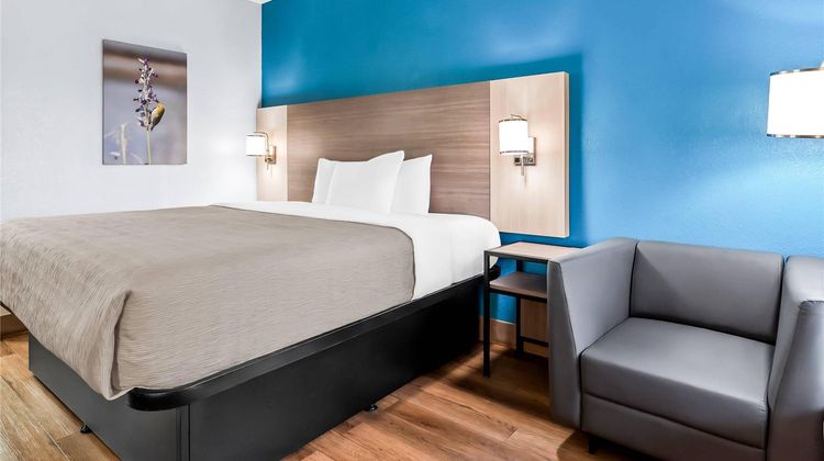 Quality Inn & Suites Aiken Suite