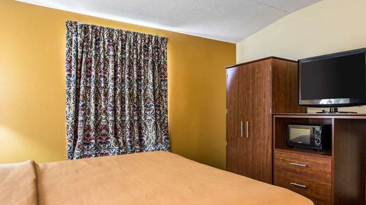 Quality Inn Mullins Suite