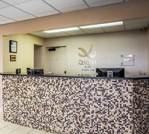 Quality Inn Mullins Lobby