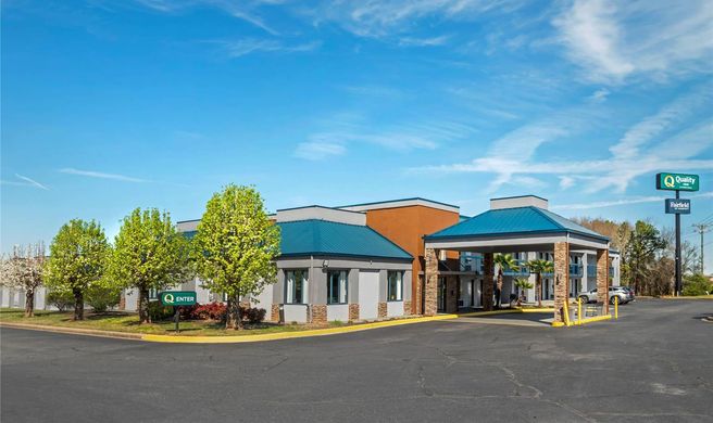 Quality Inn Exterior