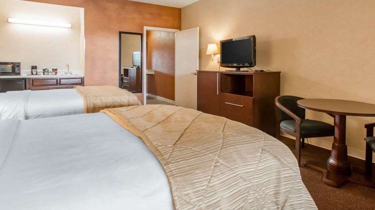 Quality Inn & Suites Ridgeland Room