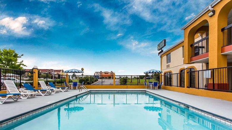 <b>Quality Inn & Suites Orangeburg Pool</b>. Images powered by <a href="https://iceportal.shijigroup.com/" title="IcePortal" target="_blank">IcePortal</a>.