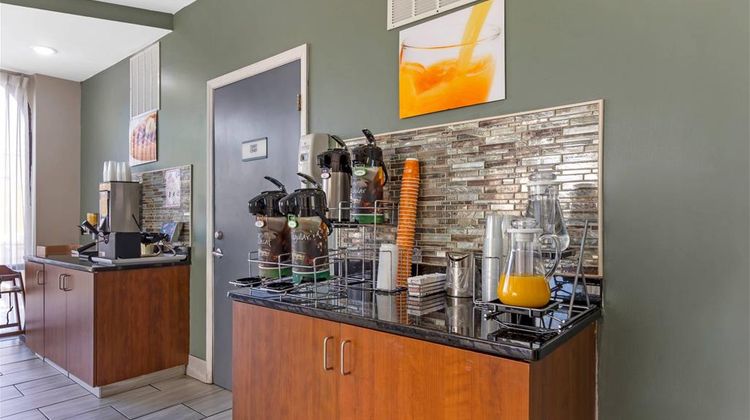 Quality Inn & Suites Orangeburg Restaurant