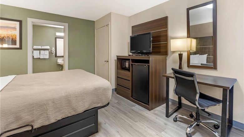 <b>Quality Inn & Suites Orangeburg Room</b>. Images powered by <a href="https://iceportal.shijigroup.com/" title="IcePortal" target="_blank">IcePortal</a>.