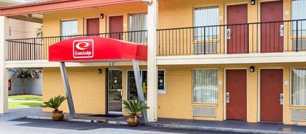 Econo Lodge Exterior