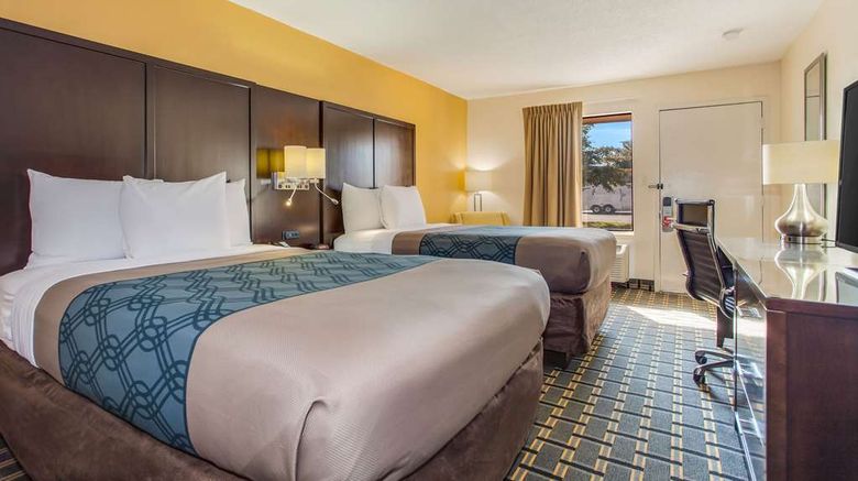 <b>Econo Lodge Room</b>. Images powered by <a href="https://iceportal.shijigroup.com/" title="IcePortal" target="_blank">IcePortal</a>.