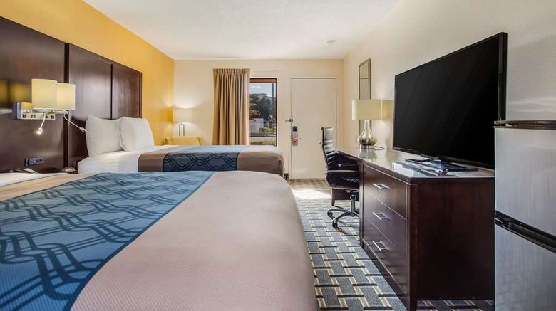 <b>Econo Lodge Room</b>. Images powered by <a href="https://iceportal.shijigroup.com/" title="IcePortal" target="_blank">IcePortal</a>.