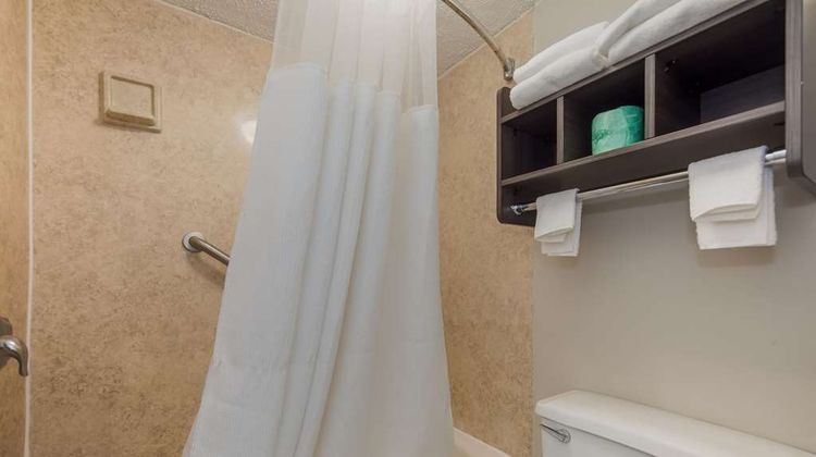 Quality Inn Charleston Room