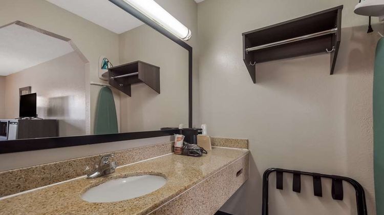 Quality Inn Charleston Room
