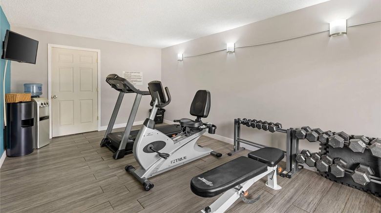 <b>Quality Inn Clinton Health</b>. Images powered by <a href="https://iceportal.shijigroup.com/" title="IcePortal" target="_blank">IcePortal</a>.