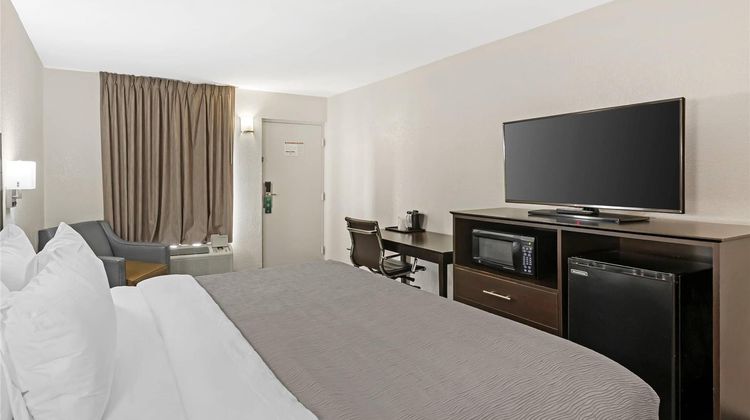 Quality Inn Clinton Room