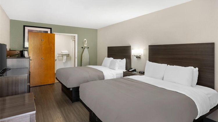 Quality Inn Clinton Room