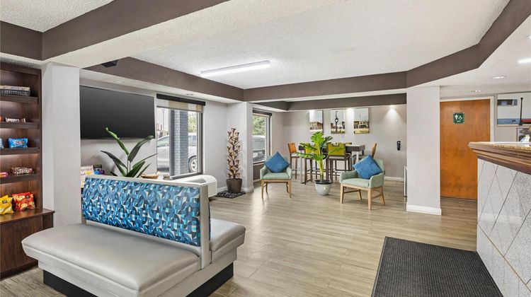 Quality Inn Clinton Lobby