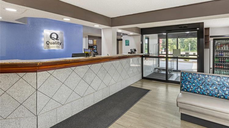 Quality Inn Clinton Lobby