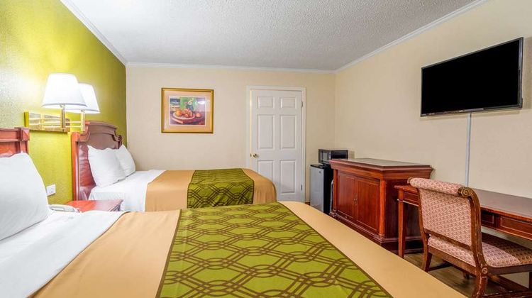 Rodeway Inn & Suites Fort Jackson Room