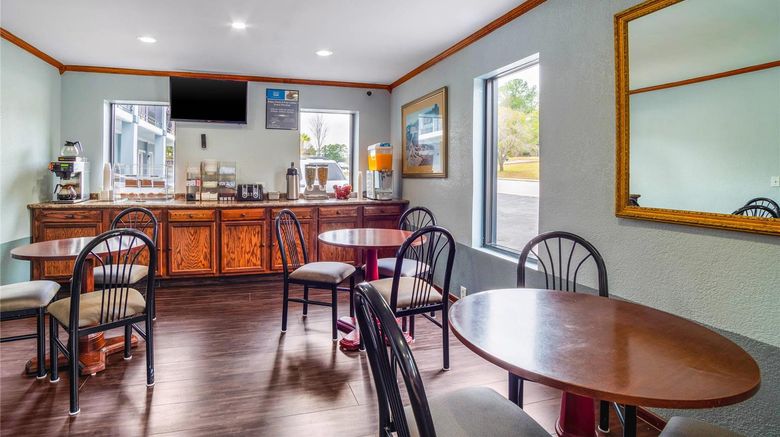 <b>Rodeway Inn & Suites Fort Jackson Restaurant</b>. Images powered by <a href="https://iceportal.shijigroup.com/" title="IcePortal" target="_blank">IcePortal</a>.