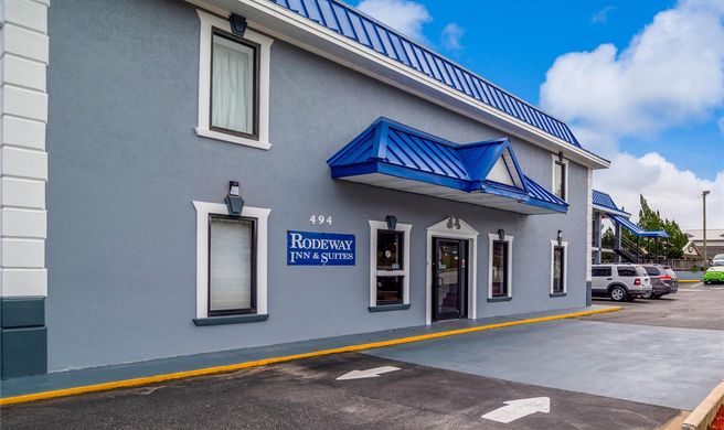 Rodeway Inn & Suites Fort Jackson Exterior
