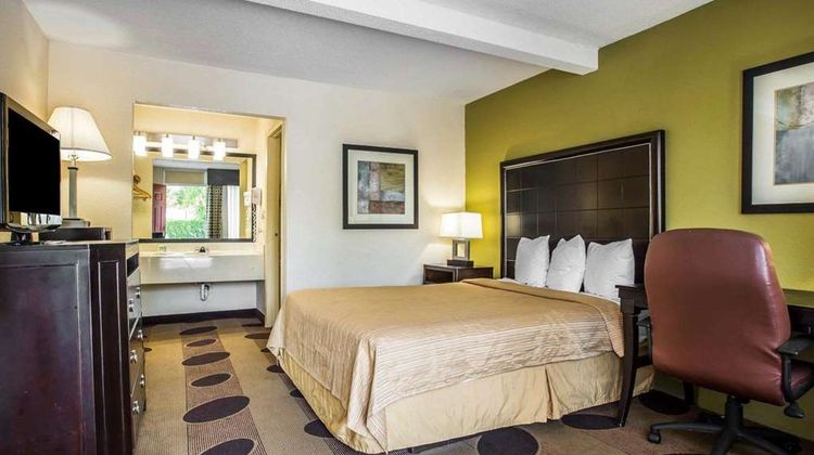 Quality Inn Greenwood Room