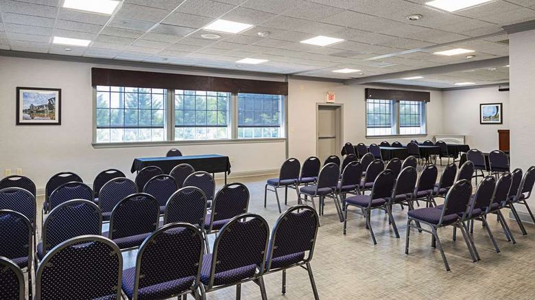 <b>Quality Inn & Suites Haywood Mall Area Meeting</b>. Images powered by <a href="https://iceportal.shijigroup.com/" title="IcePortal" target="_blank">IcePortal</a>.