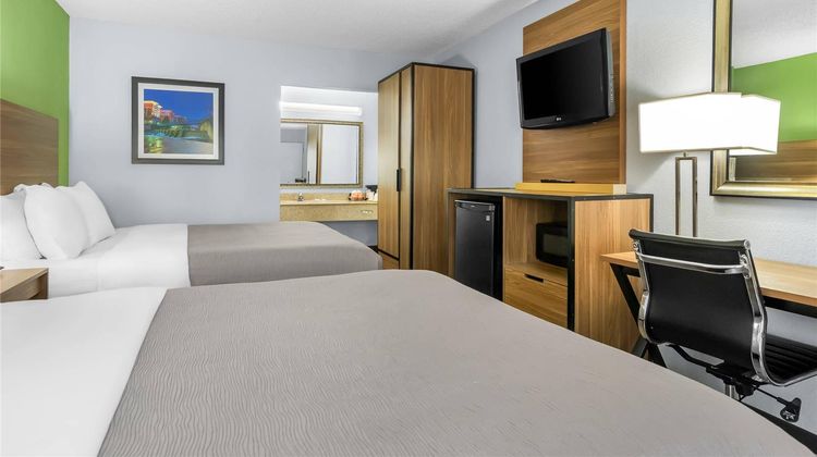 Quality Inn & Suites Haywood Mall Area Room